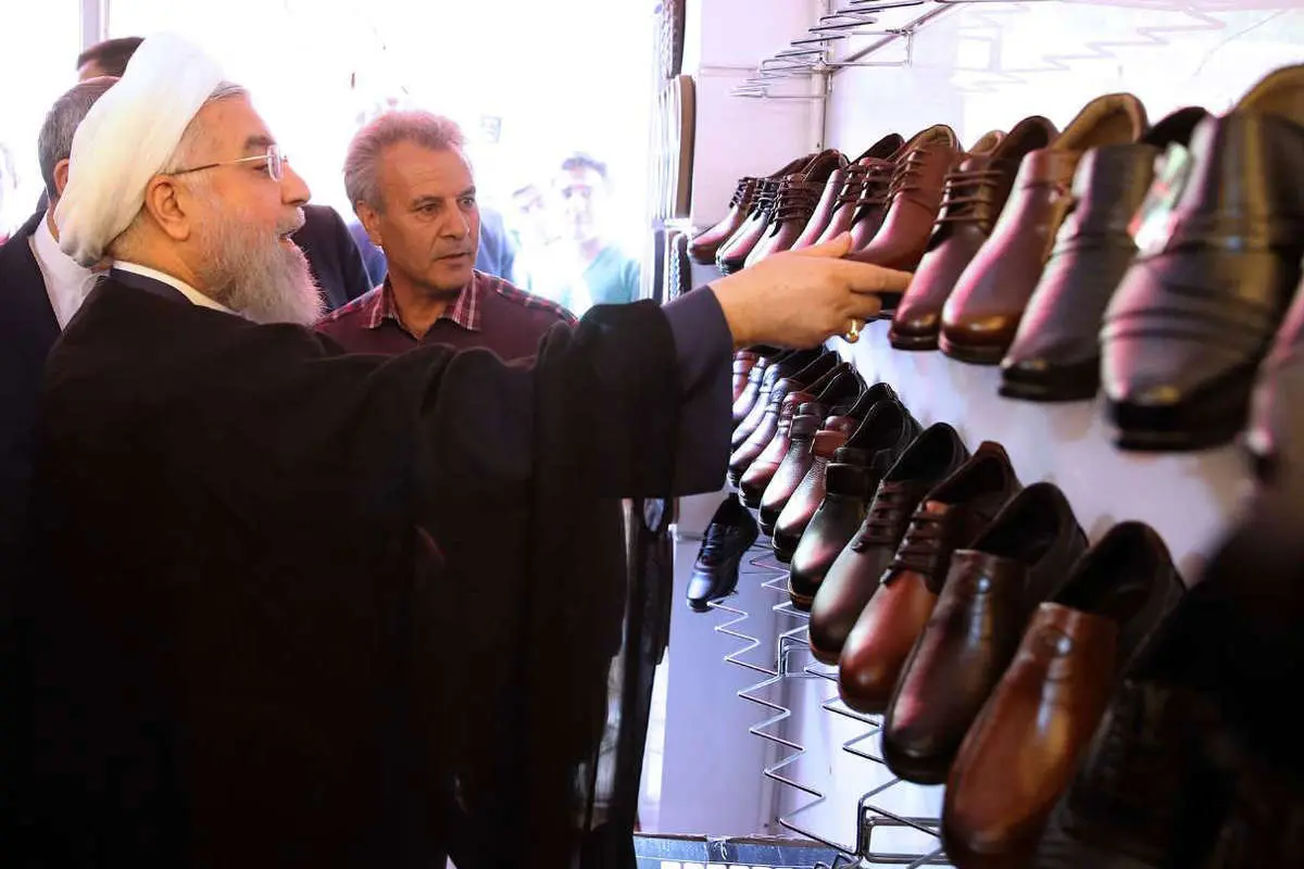 (تصاویر) بازدید سرزده روحانی از بازار کفش تبریز