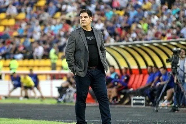 مهاجری از هدایت پدیده استعفا داد