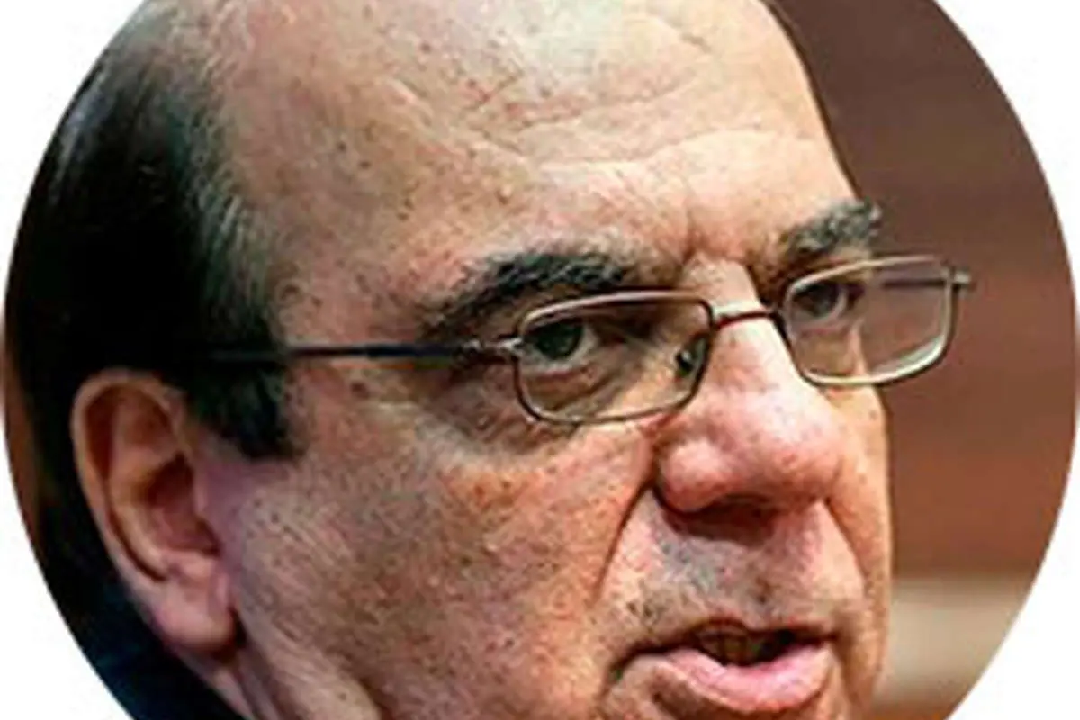 عباس عبدی: فیلترینگ، خوردن چوب و پیاز با یکدیگر است!