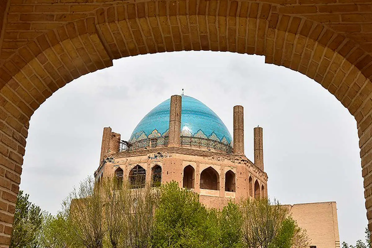 (تصاویر) بزرگترین گنبد آجری جهان در ایران
