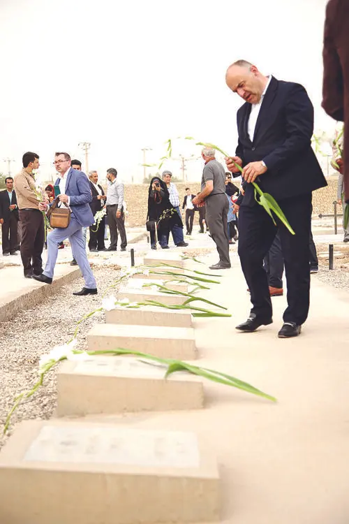 مرثیه رافائل برای لهستانی‌های خفته در اهواز