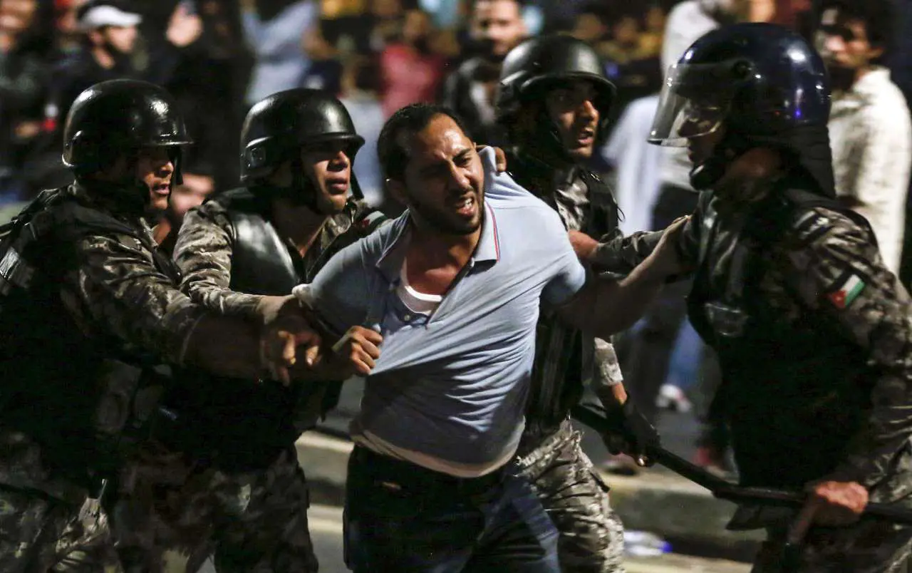 (تصاویر) تظاهرات اردنی‌ها علیه قانون مالیات