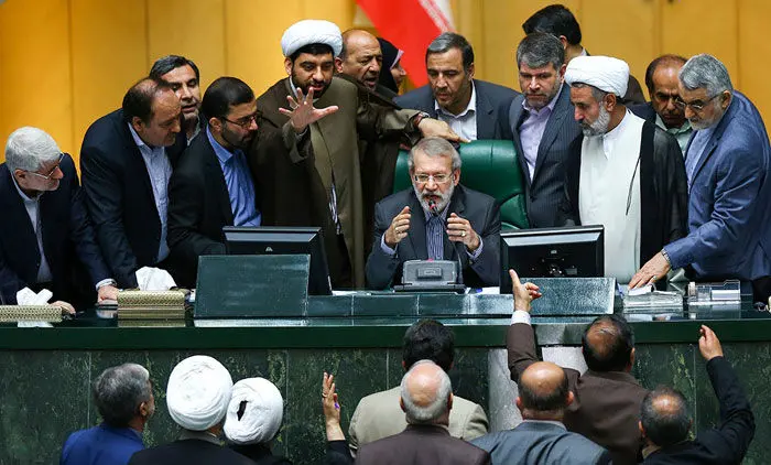 این گروه جنجالی