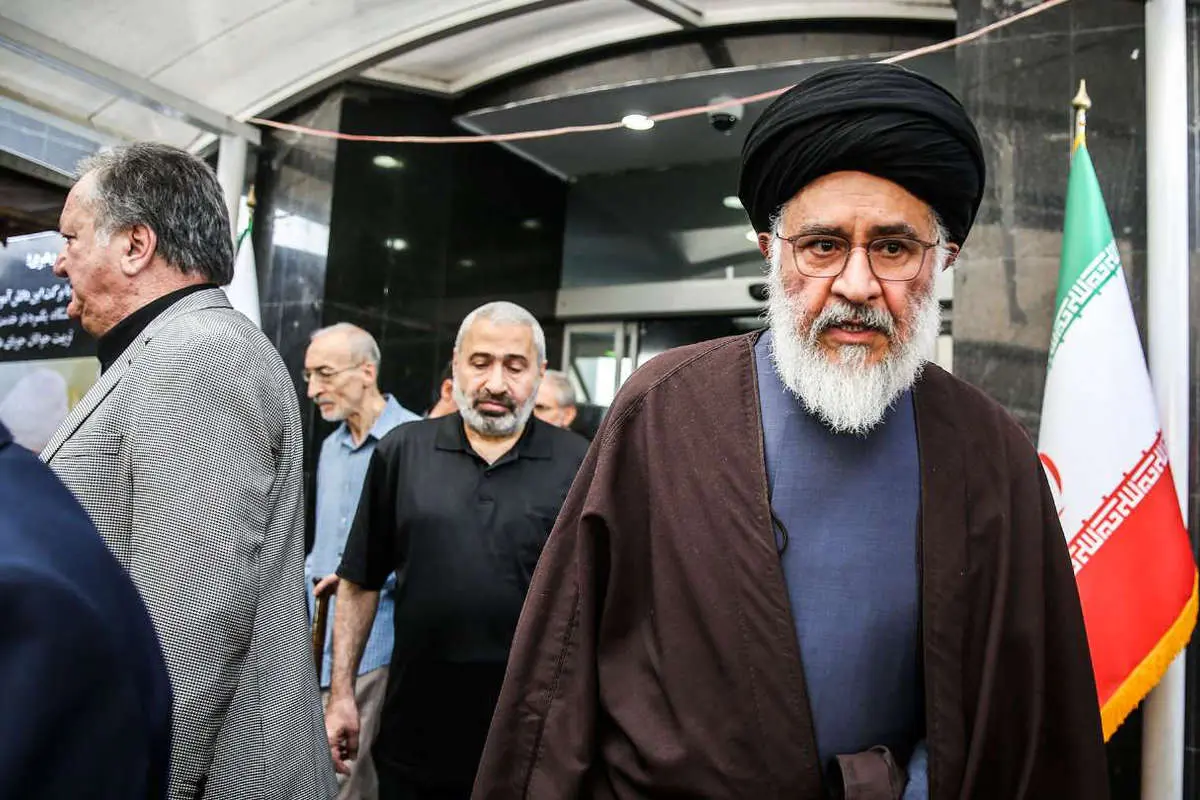 (تصاویر) شخصیتهای نظام در تشییع دکتر احمد احمدی