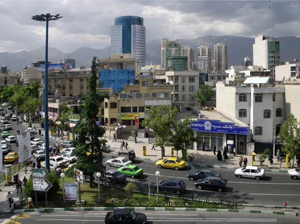 راهکاری برای رهایی از ترافیک میدان ونک