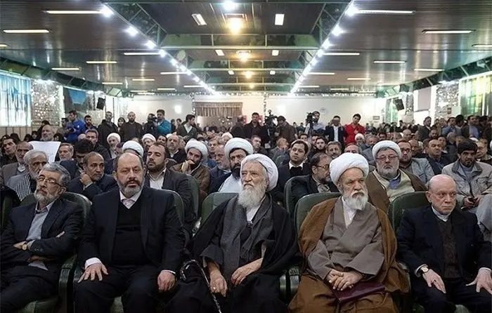 آیا "دودی از دودکش اصولگرایی" بیرون می‌آید؟