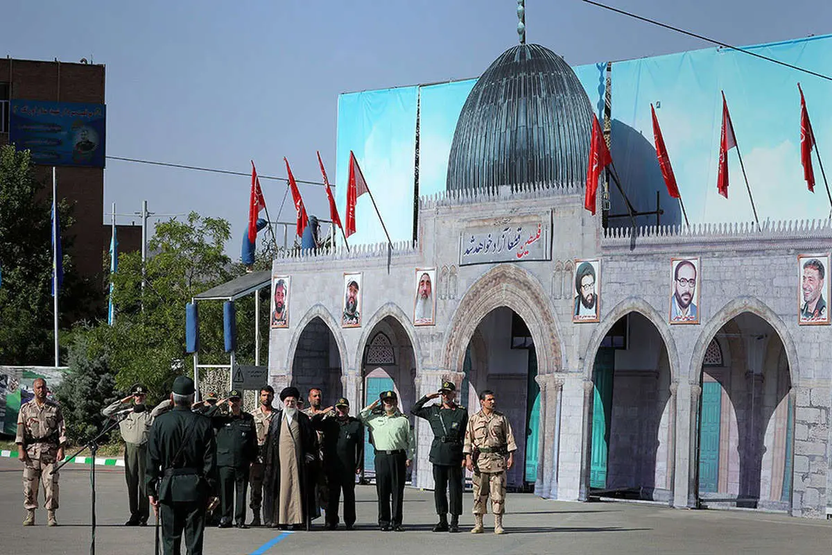 (تصاویر) رهبرانقلاب در مراسم دانشآموختگی دانشگاه امام حسین(ع)