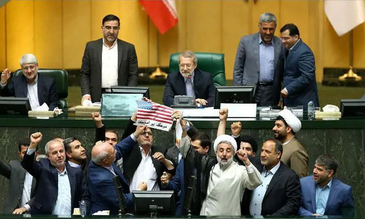 مجلس بعد از تعطیلات یقه "ذوالنور" را می‌گیرد؟