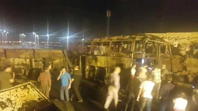 (ویدئو) تصادف مرگبار تانکر حمل قیر با اتوبوس در سنندج