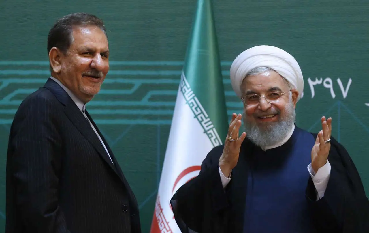 کسانی که در شرایط سخت فعلی فقط به جیب خود فکر می کنند خائن هستند