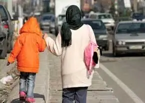 ۹۳ دختر مجرد، مادر شدند