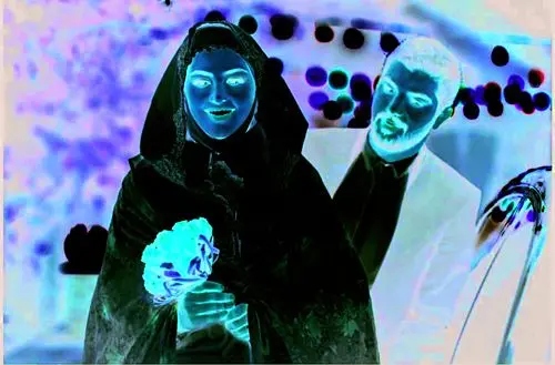 جنجال جدیدِ تلویزیون؛ پریدن از پنجره برای فرار از دست دختران!