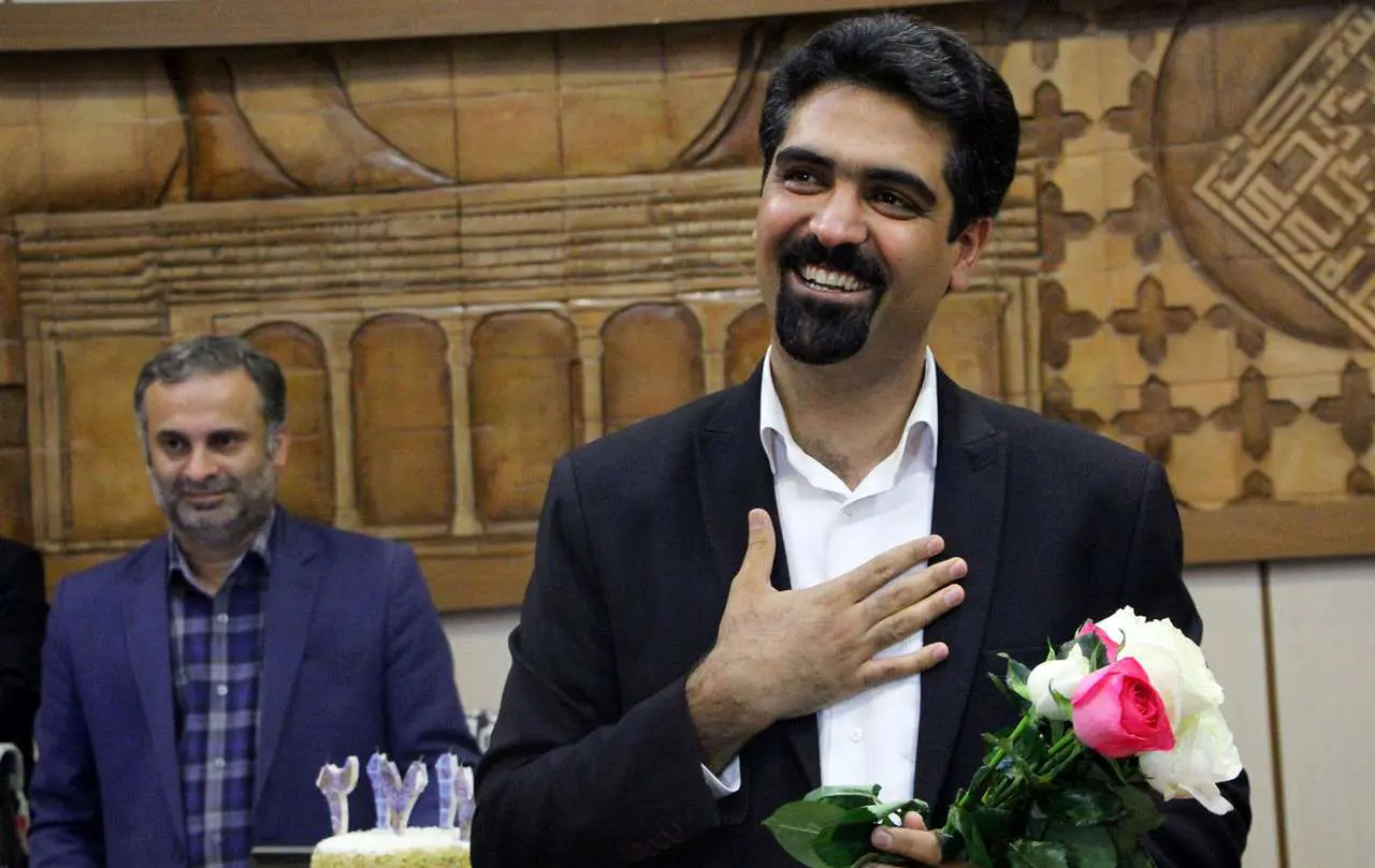 (تصاویر) بازگشت سپنتا نیکنام به شورای شهر یزد