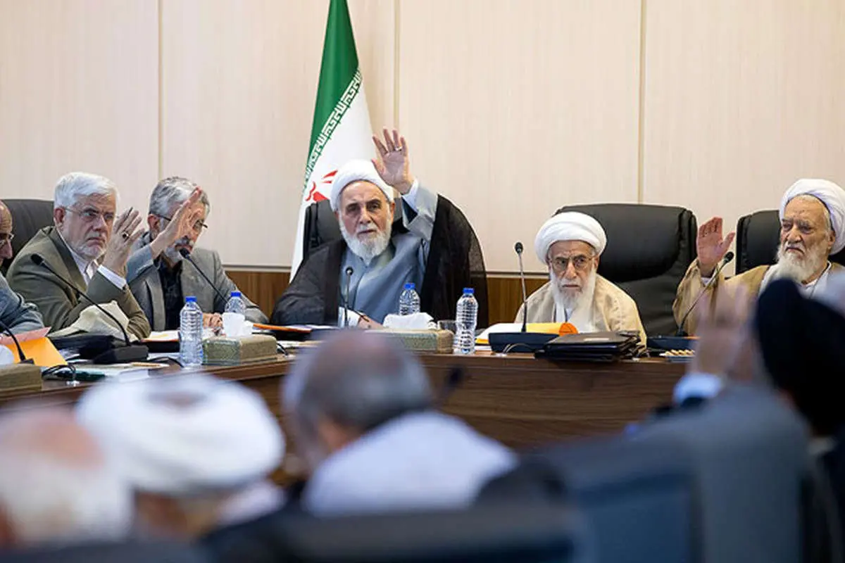 جنجالِ "دست پایینِ" آیتالله جنتی