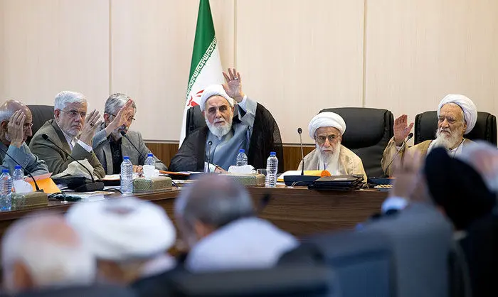 جنجالِ "دست پایینِ" آیت‌الله جنتی