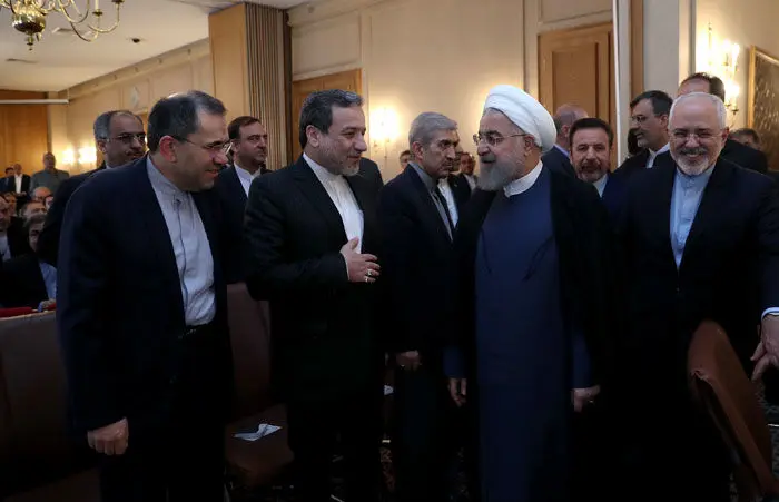 چرا روحانی تهدید کرد؟