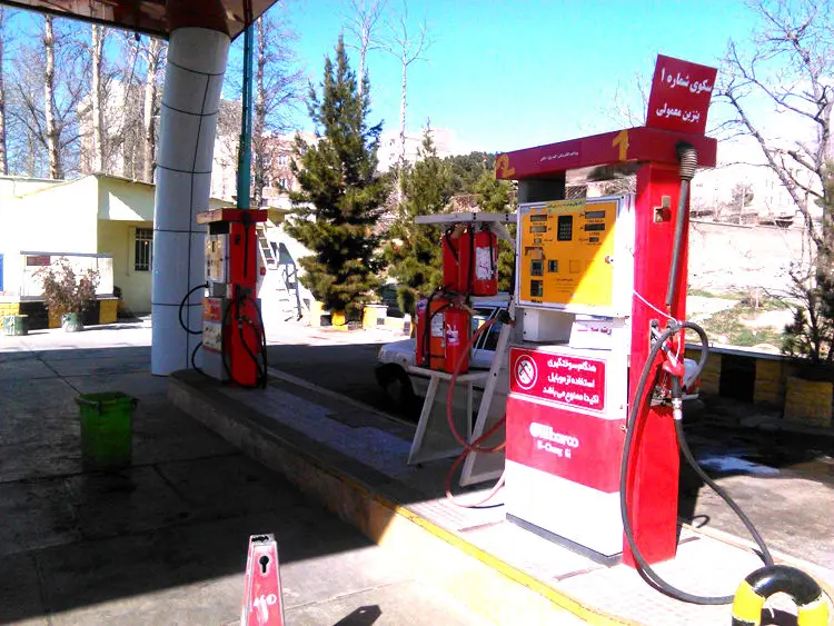 توقف فروش بنزین در تهران تکذیب شد
