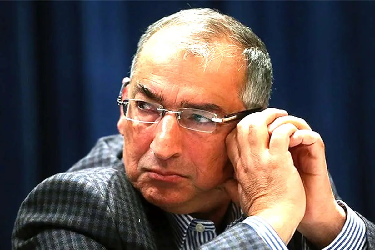 زیباکلام: به خاطر دفاع از نظام به من هجمه کردند