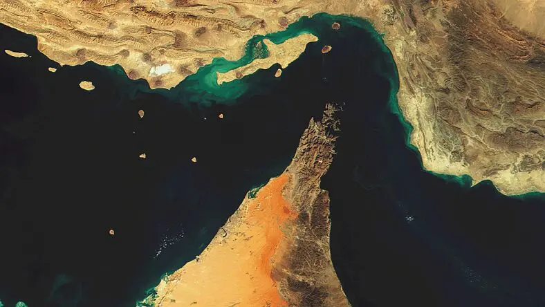 فرمانده آمریکایی: باز کردن تنگه هرمز وقت‌گیرتر از آن است که فکر می‌کنید