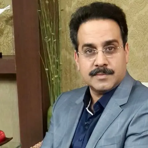 انتقاد مجری شبکه پنج از مجری شبکه سه!