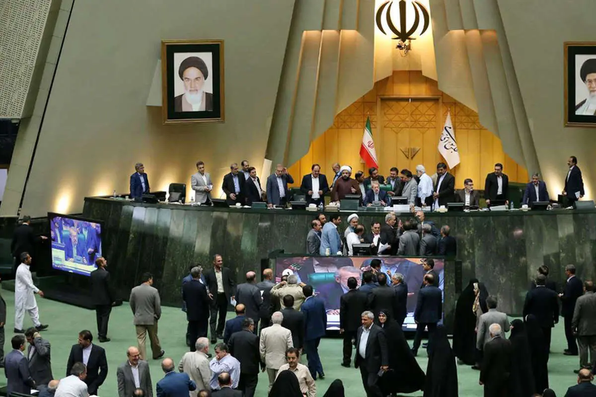اتفاقی که در مجلس بی‌سابقه بود!