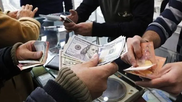 قیمت دلار و سکه بالا می‌رود یا پایین؟