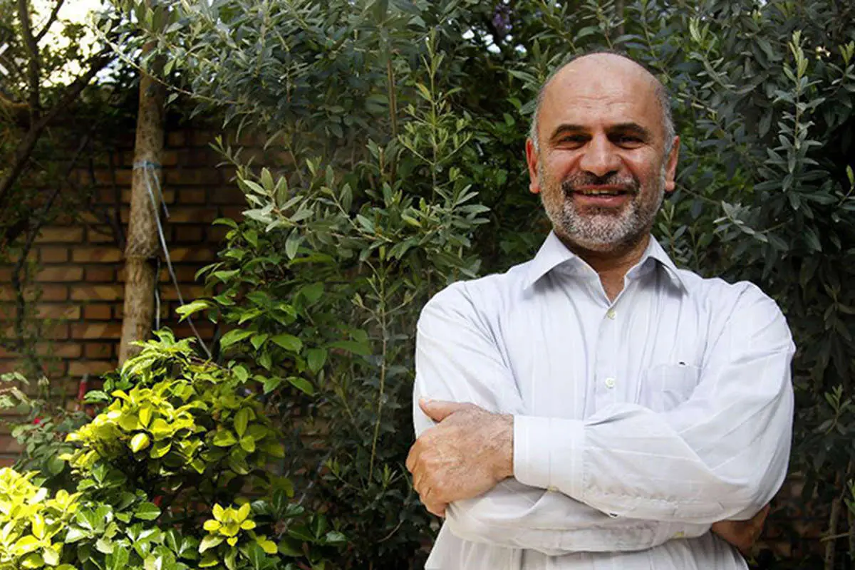 فرشاد مومنی: رانتجویی را برای بقای خود متوقف کنید
