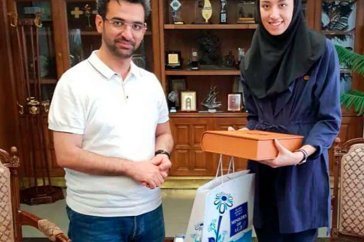 ماجرای عکس متفاوت وزیر جوان و هشتگهای توییتری