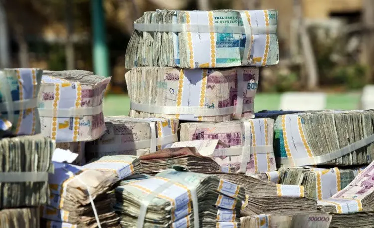 نقدینگی هر ثانیه ۸.۶ میلیون تومان بیشتر می‌شود