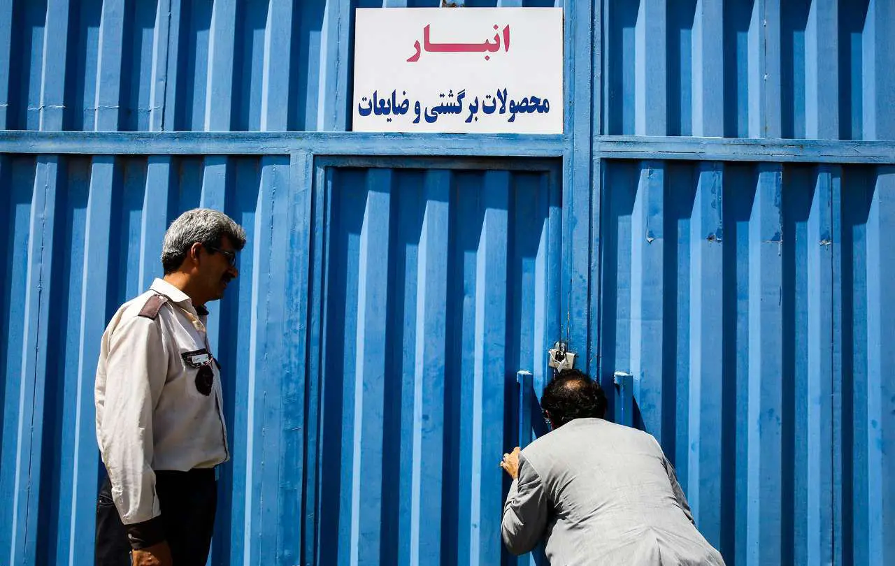 (تصاویر) مواد اولیه کفش یک سال ایرانیان در انباری کشف شد