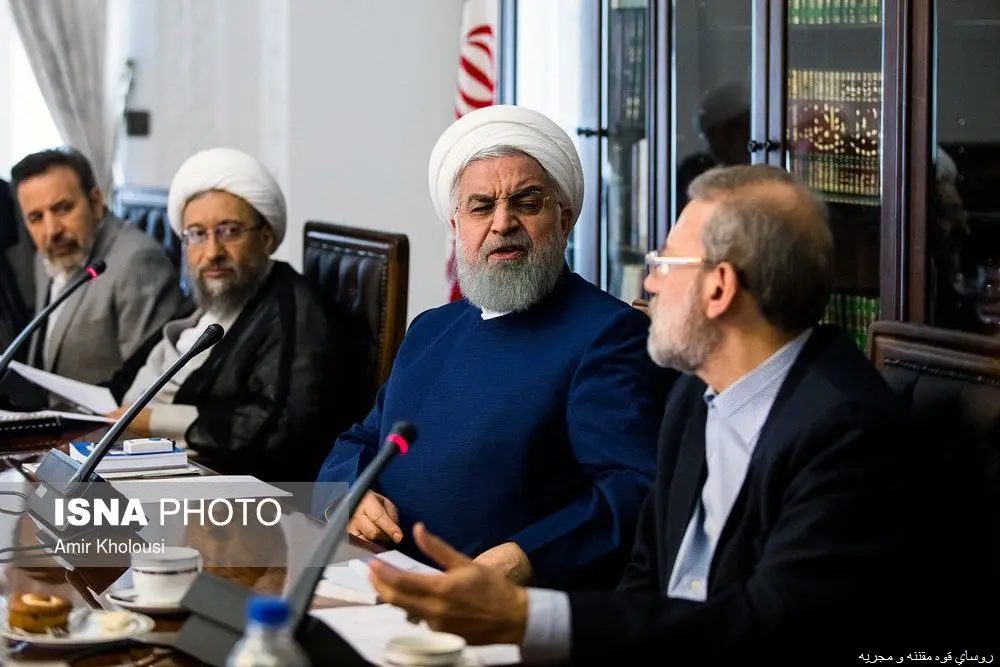 حالت جالب صورت روحانی در مواجهه با لاریجانی