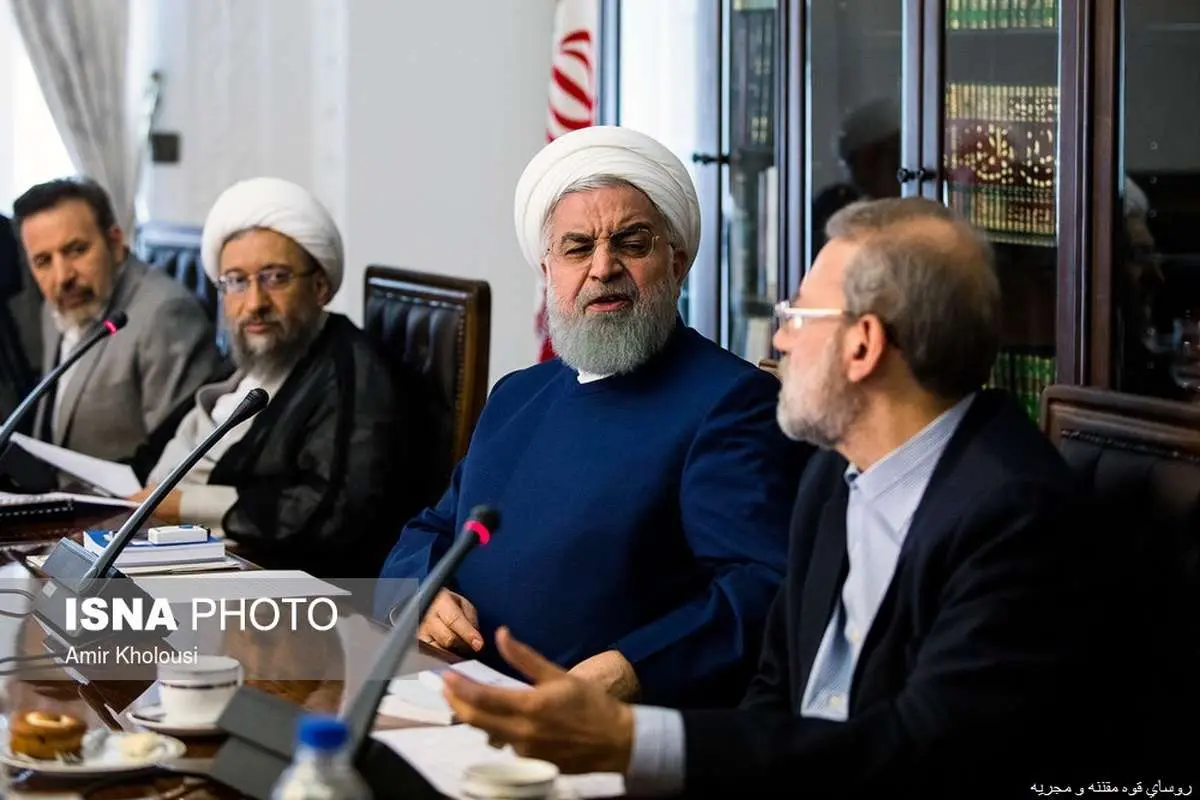 حالت جالب صورت روحانی در مواجهه با لاریجانی