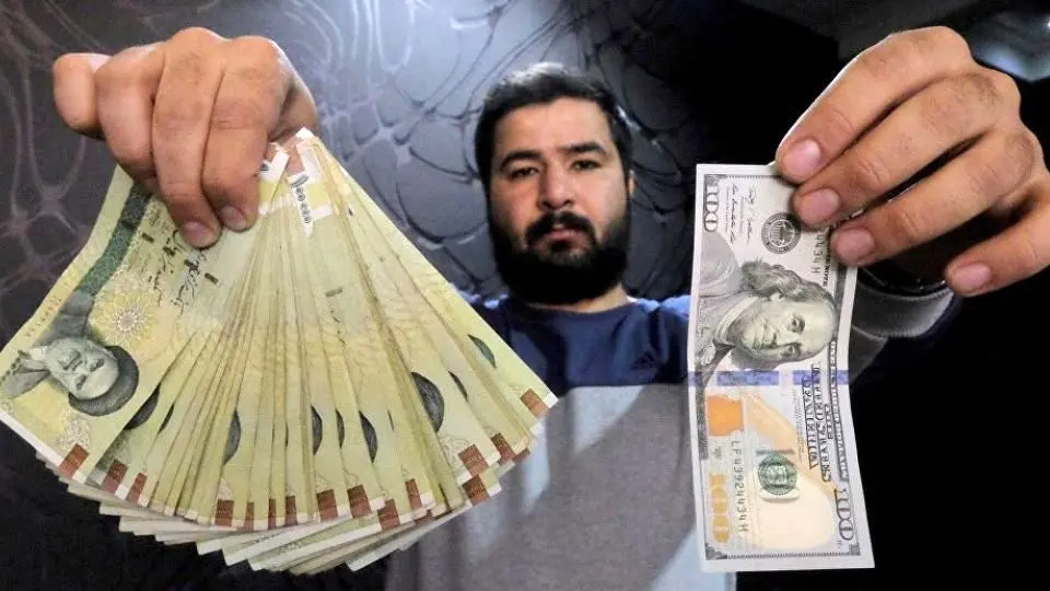 دلار نرخ تاریخی ۱۰ هزار تومان را ثبت کرد