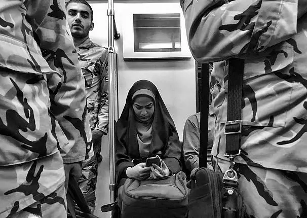 (ویدئو) عکس‌های دختر ایرانی از مترو سوژه خارجی‌ها شد