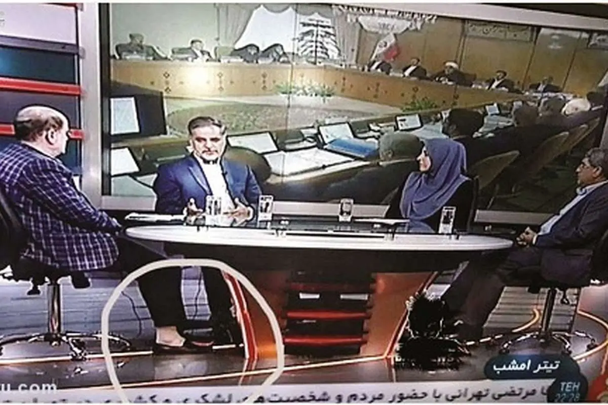 جنجال بر سر پوشش نامتعارف نماینده مجلس در تلویزیون