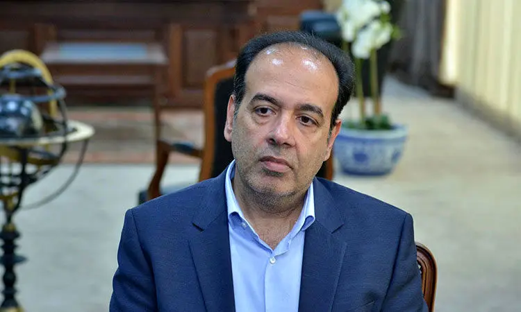 از ژاپن یاد بگیریم/ گرفتن بازار‌ها چند برابر بالا رفتن از دیوار سفارت، آمریکا را تحقیر می‌کند