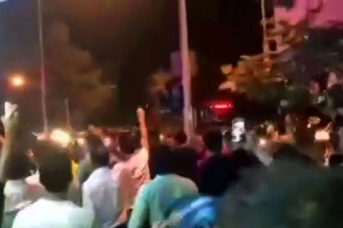 سردرگمی در مواضع؛ اعتراض خوب است یا بد؟!
