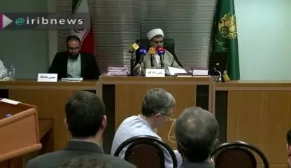 مهلت دادگاه به مشایی و وکلایش برای مطالعه کیفرخواست/ محاکمه به وقت دیگر موکول شد