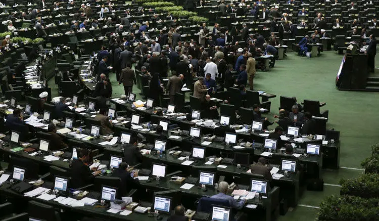 به کارگیری بازنشستگان در نیرو‌های مسلح با مجوز فرمانده کل قوا