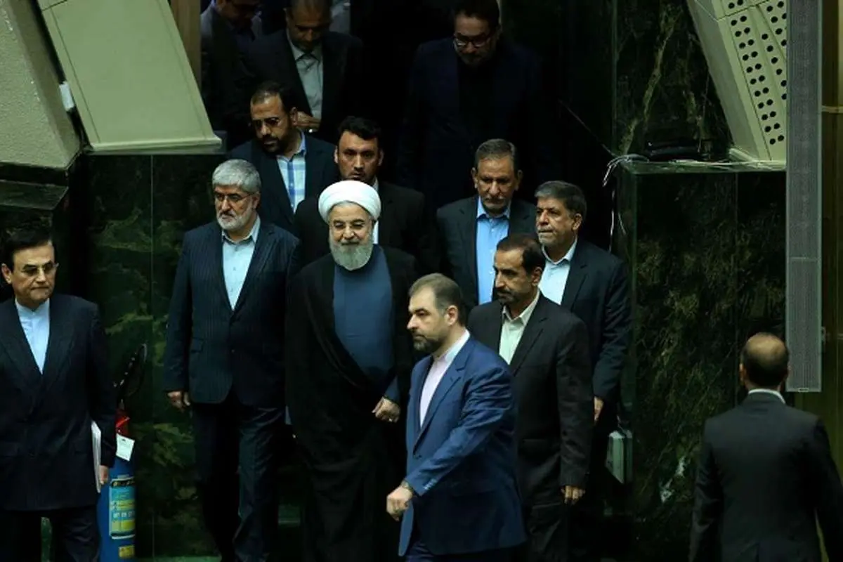دستهای خالی روحانی!