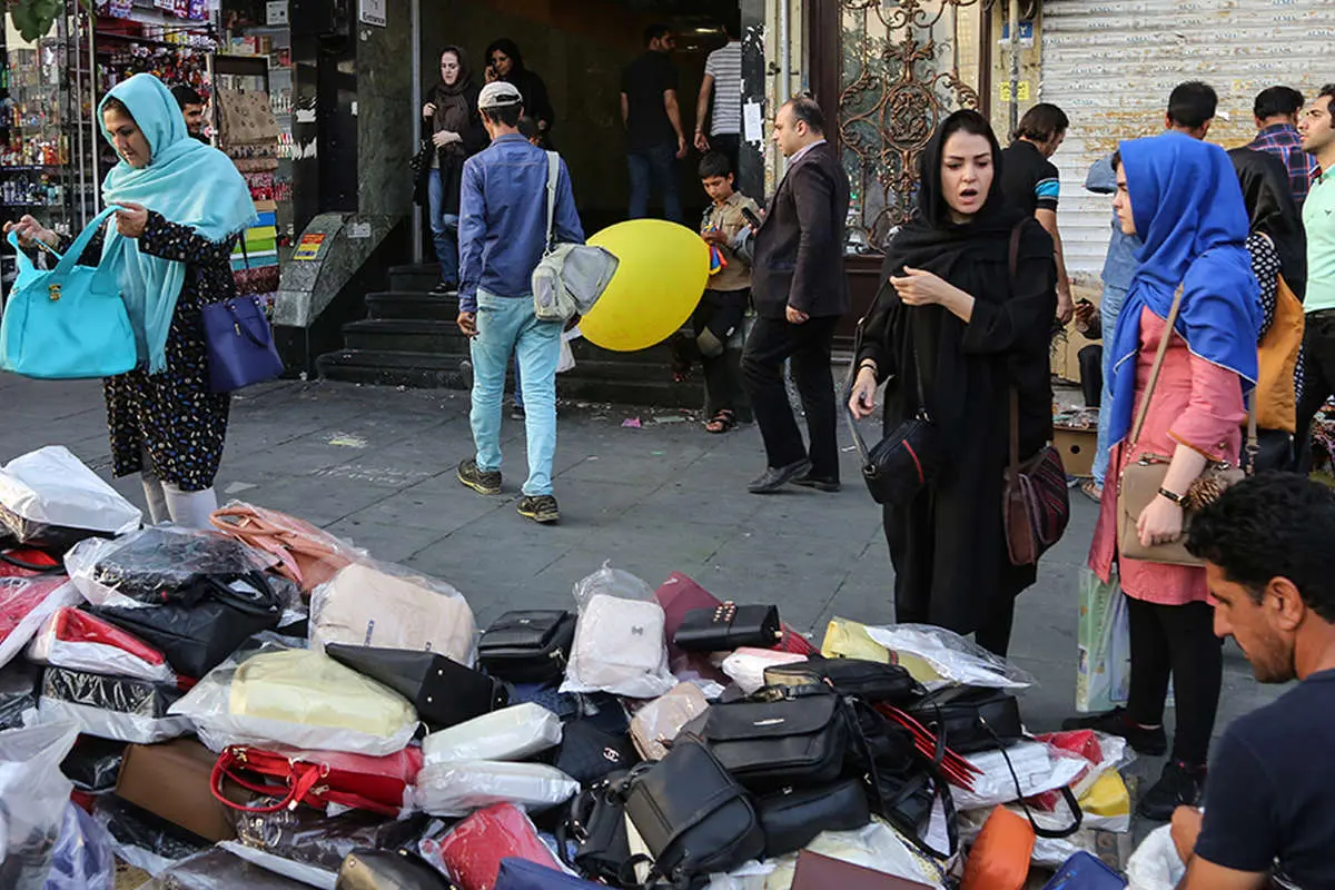 (تصاویر) تهران در قرق دست فروشها
