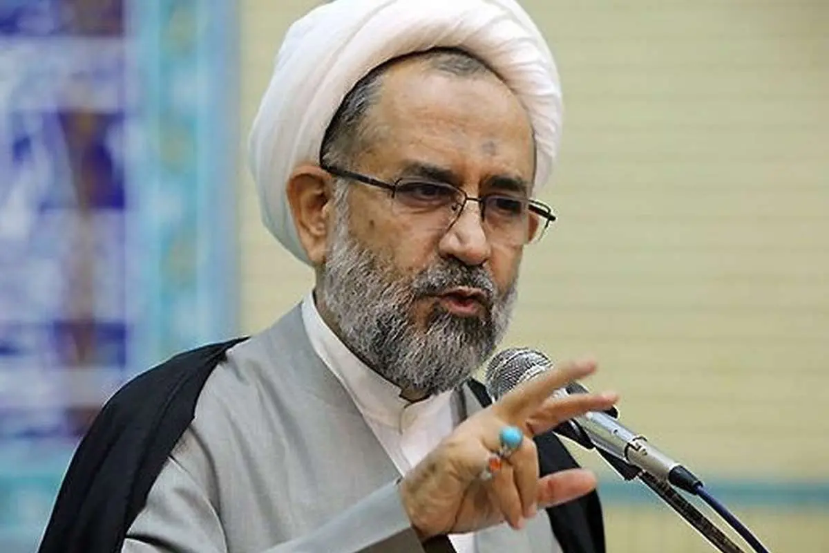 مصلحی: دشمن از تعصب دینی احمدینژاد سوء استفاده کرد
