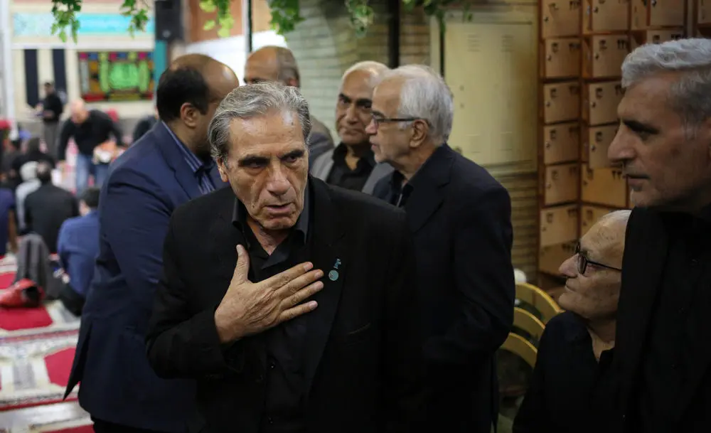 (تصاویر) دوبلورها در مراسم یادبود "حسین عرفانی"