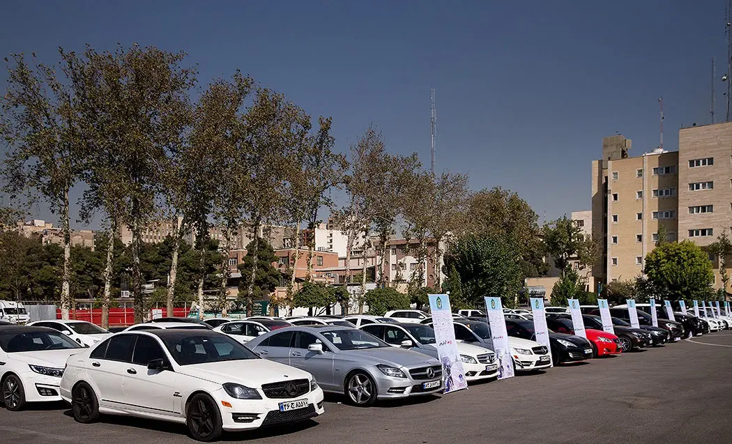 (تصاویر) توقیف 55 خودروی لوکس به علت دور دور در تهران