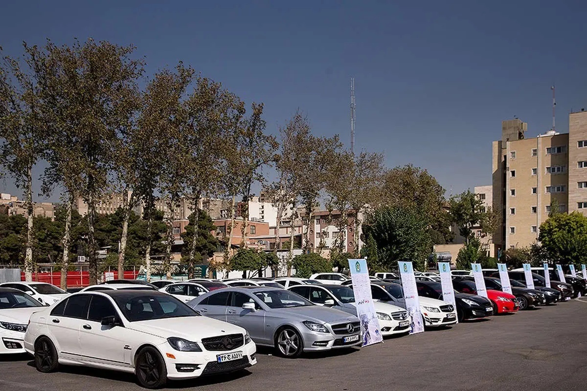 (تصاویر) توقیف 55 خودروی لوکس به علت دور دور در تهران