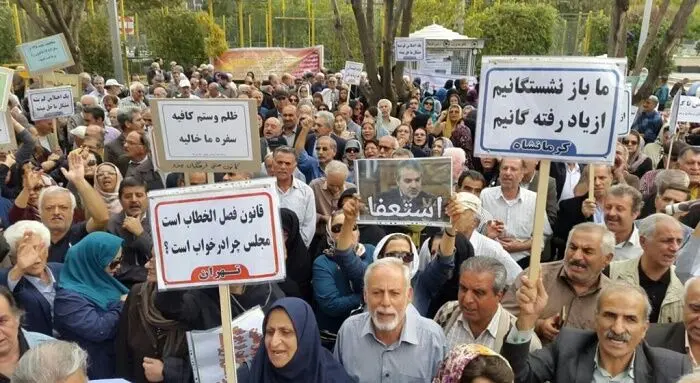 چرا بازنشسته نمی‌شوند: نگرانی از معیشت، قدرت طلبی، فساد اخلاقی و...؟!