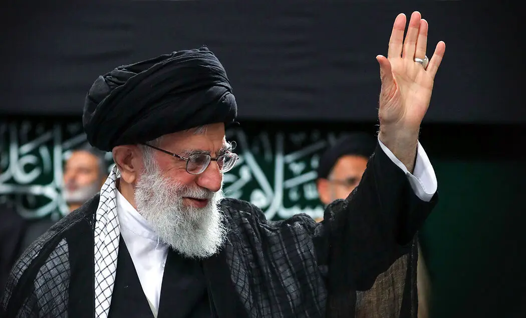 (تصاویر) عزاداری رهبرانقلاب و مسئولان کشور در شب تاسوعا