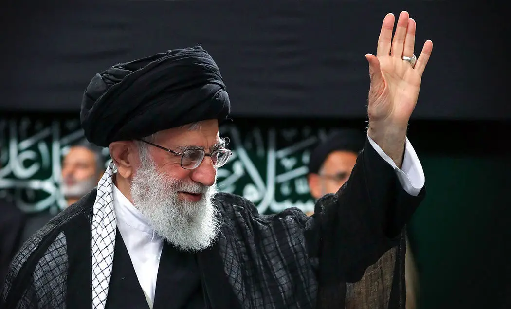 (تصاویر) عزاداری رهبرانقلاب و مسئولان کشور در شب تاسوعا