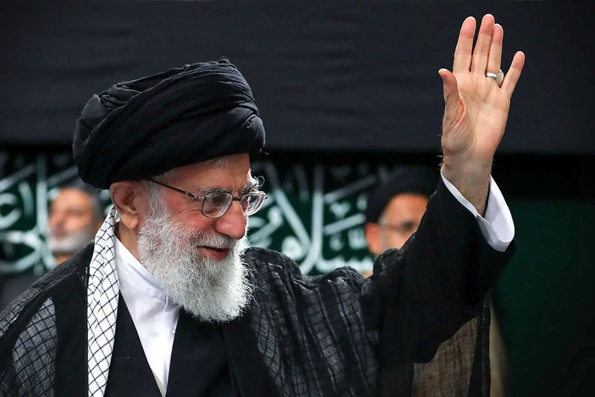 (تصاویر) عزاداری رهبرانقلاب و مسئولان کشور در شب تاسوعا
