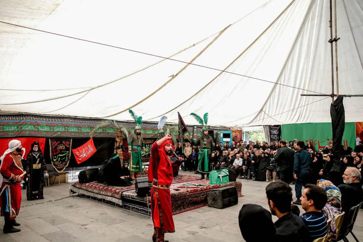 (تصاویر) مراسم تاسوعای حسینی در بازار تهران